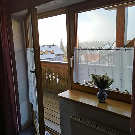 Apartment Haus Haidweg 4 *